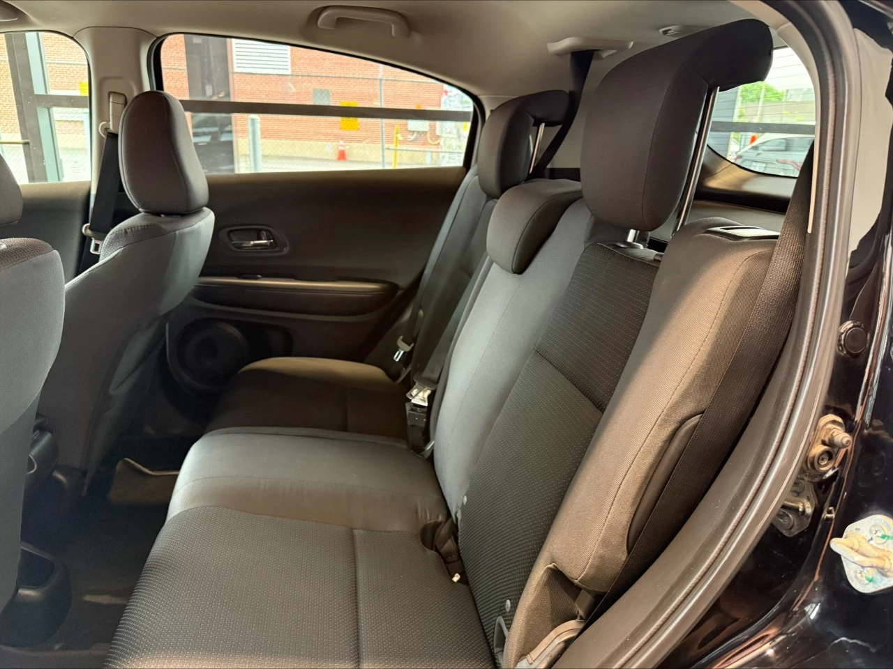 2022 Honda HR-V LX https://www.acuramontrealcentre.com/resize/b990ff35b810a3abc0cc817b2ca24889-1