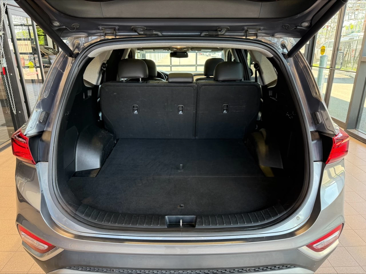 2019 Hyundai Santa Fe Luxury https://www.acuramontrealcentre.com/resize/b990ff35b810a3abc0cc817b2ca24889-1