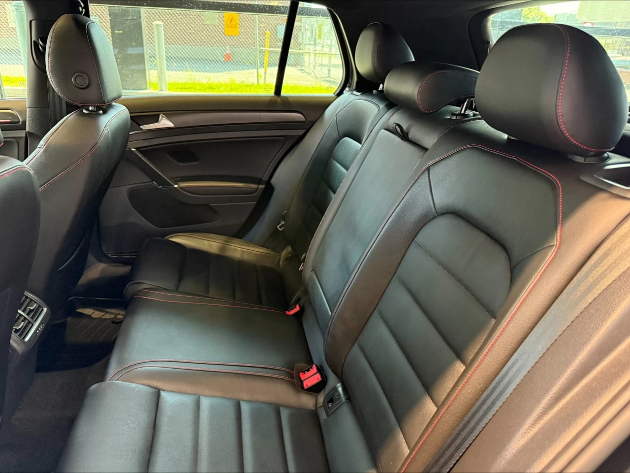 2019 Volkswagen Golf GTI Autobahn https://www.acuramontrealcentre.com/resize/b990ff35b810a3abc0cc817b2ca24889-1