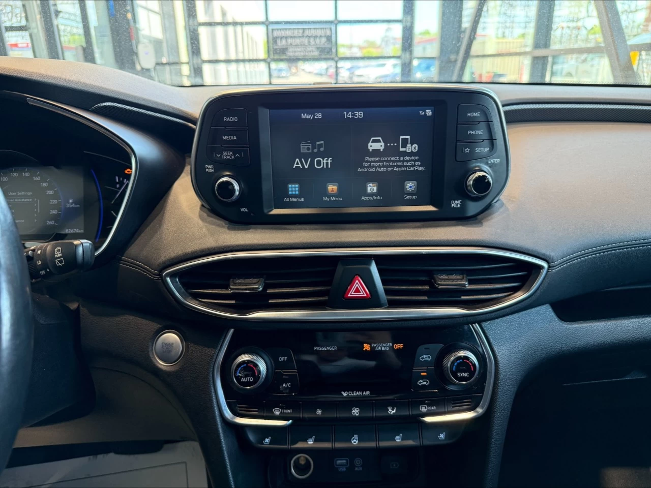 2019 Hyundai Santa Fe Luxury https://www.acuramontrealcentre.com/resize/b990ff35b810a3abc0cc817b2ca24889-1