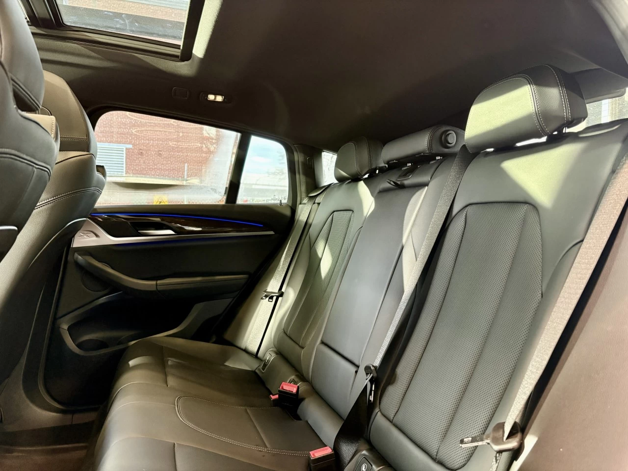 2025 BMW X4 xDrive30i https://www.acuramontrealcentre.com/resize/b990ff35b810a3abc0cc817b2ca24889-1