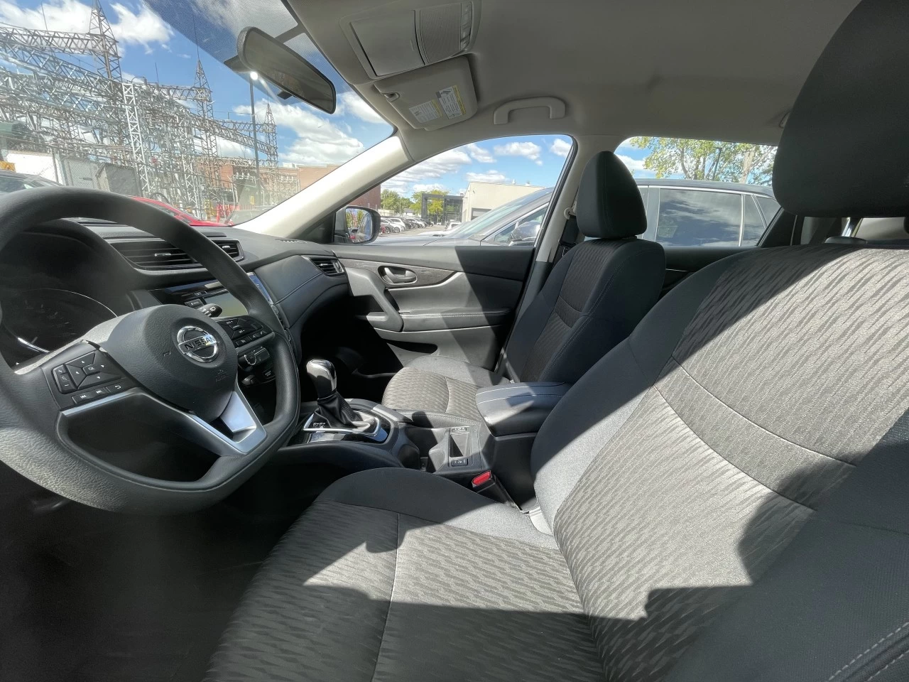 2019 Nissan Rogue S/SV/SL https://www.acuramontrealcentre.com/resize/b990ff35b810a3abc0cc817b2ca24889-1