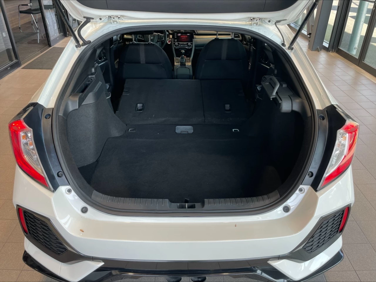 2019 Honda Civic Sport https://www.acuramontrealcentre.com/resize/b990ff35b810a3abc0cc817b2ca24889-1
