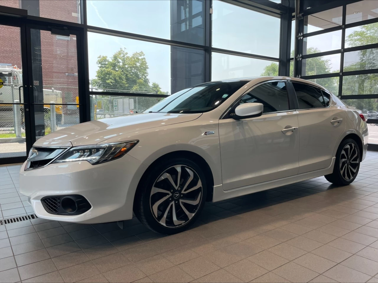 2018 Acura ILX A-Spec https://www.acuramontrealcentre.com/resize/b990ff35b810a3abc0cc817b2ca24889-1