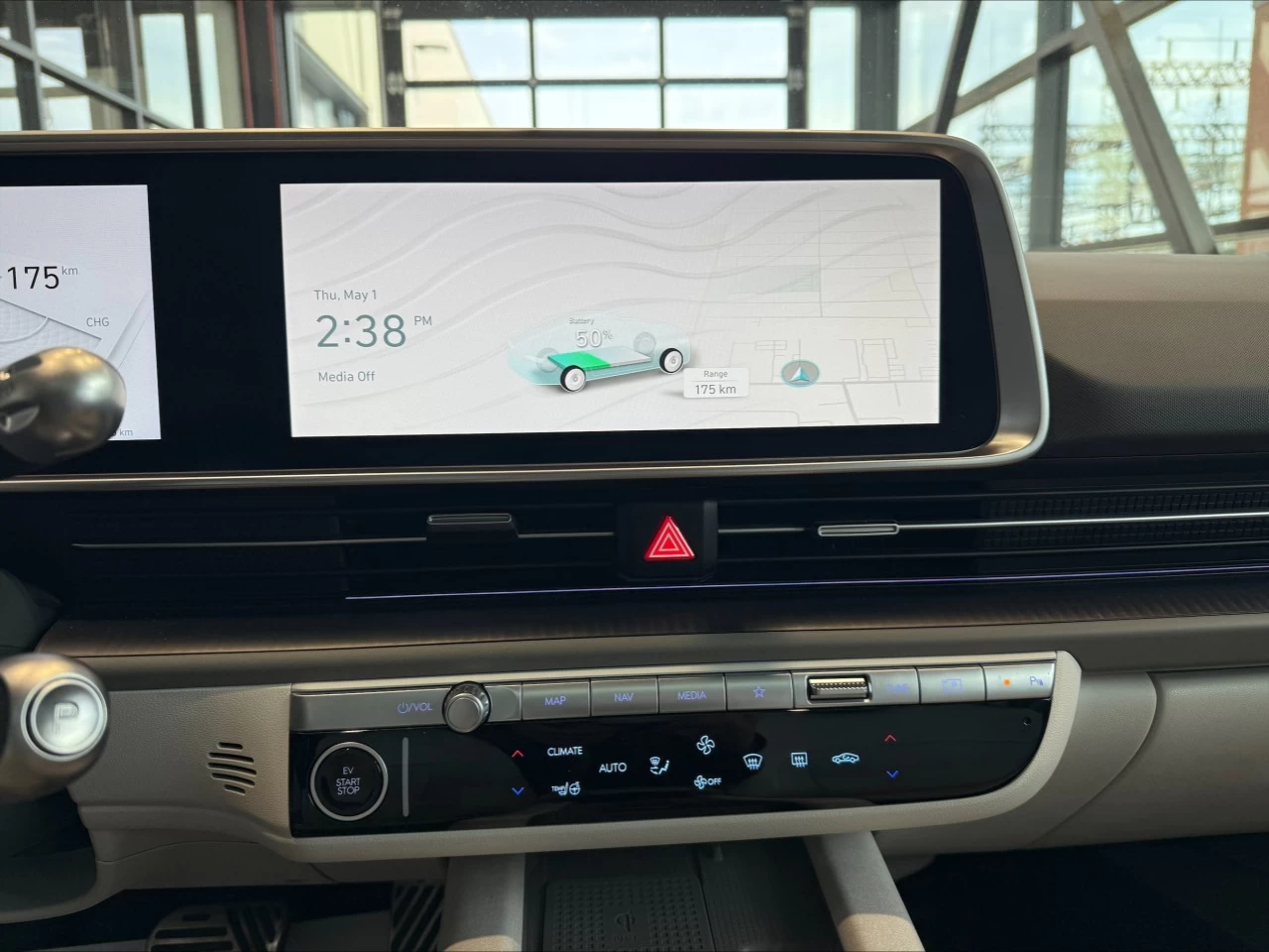 2024 Hyundai Ioniq Preferred Longue Range AWD Ultimate https://www.acuramontrealcentre.com/resize/b990ff35b810a3abc0cc817b2ca24889-1