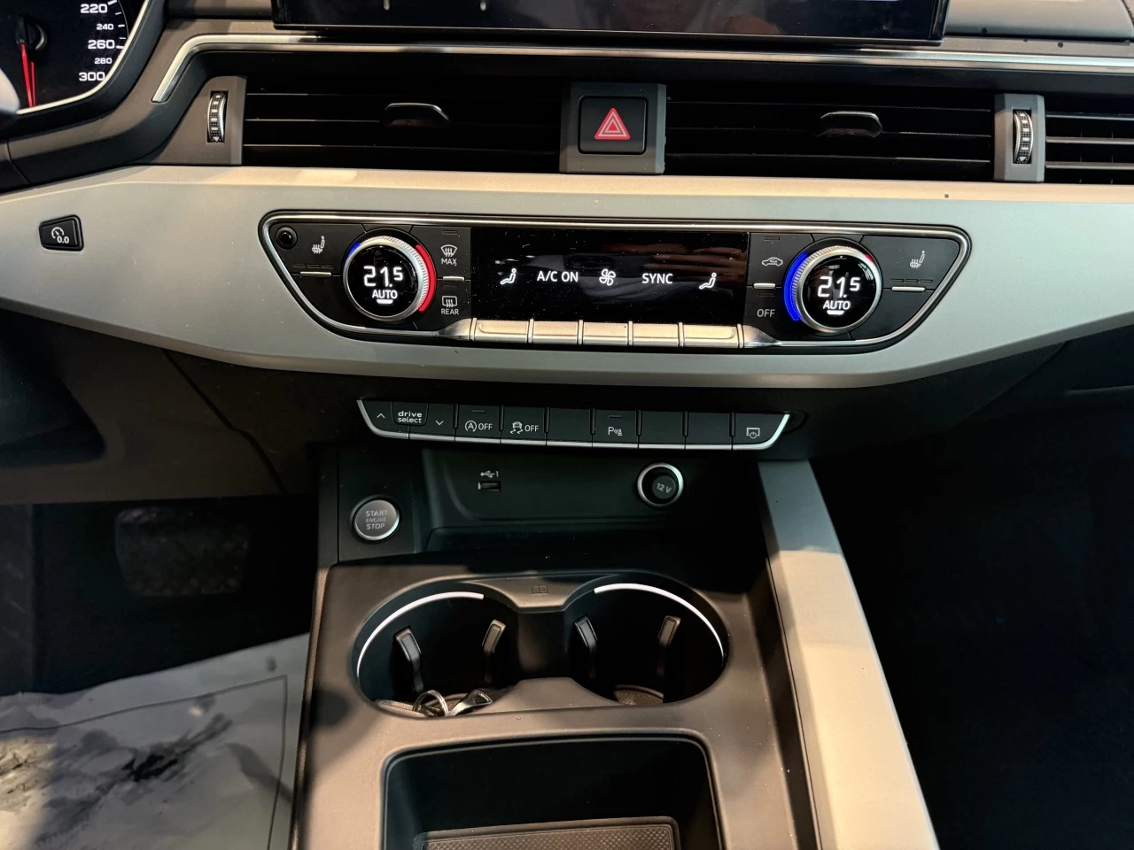 2021 Audi A4 Quattro Komfort 45 TFSI https://www.acuramontrealcentre.com/resize/b990ff35b810a3abc0cc817b2ca24889-1