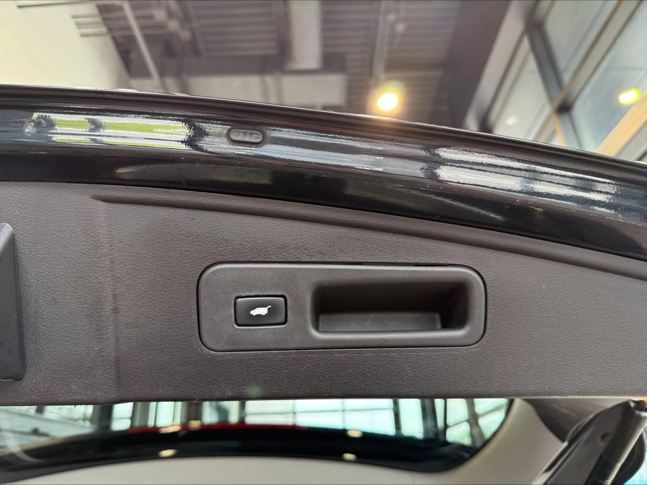2017 Acura MDX Elite Pkg https://www.acuramontrealcentre.com/resize/b990ff35b810a3abc0cc817b2ca24889-1
