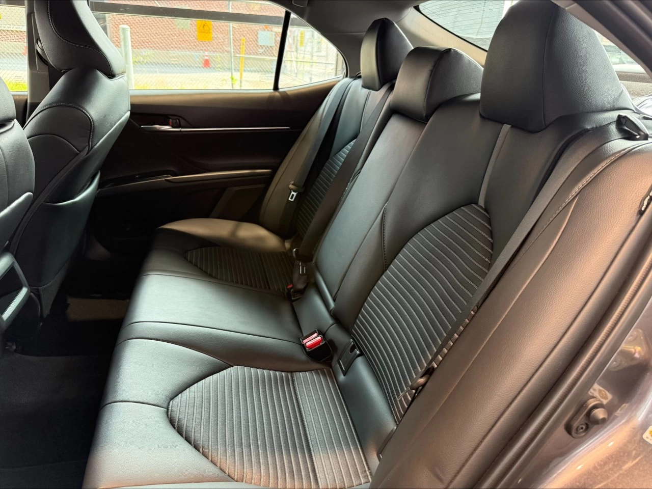 2019 Toyota Camry SE https://www.acuramontrealcentre.com/resize/b990ff35b810a3abc0cc817b2ca24889-1