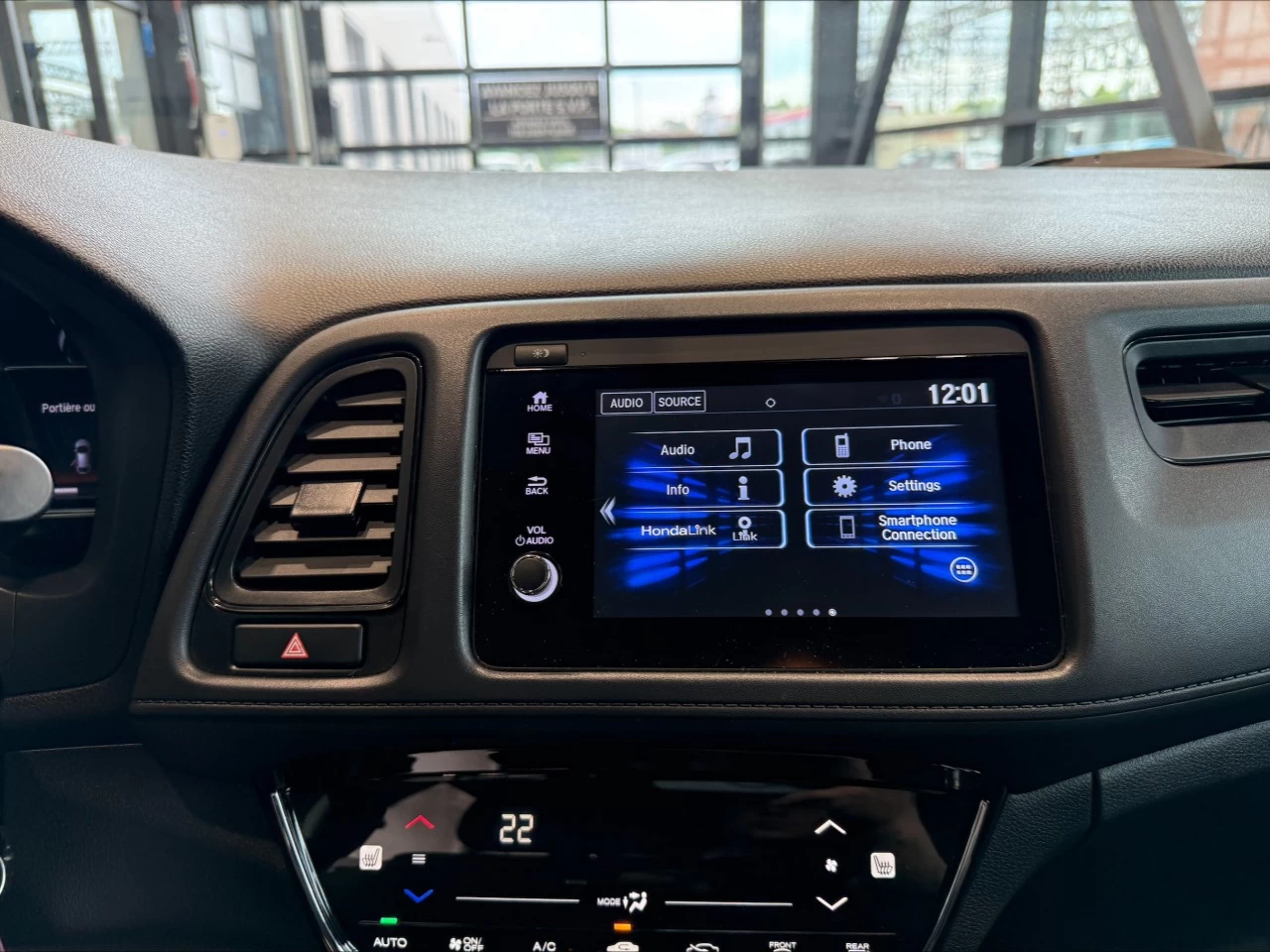 2022 Honda HR-V LX https://www.acuramontrealcentre.com/resize/b990ff35b810a3abc0cc817b2ca24889-1
