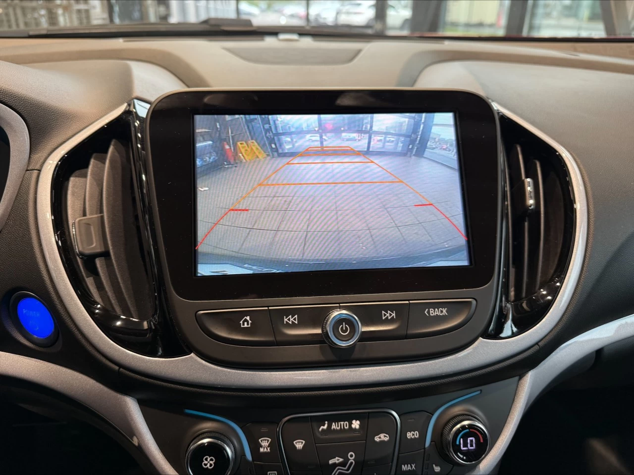 2017 Chevrolet Volt LT https://www.acuramontrealcentre.com/resize/b990ff35b810a3abc0cc817b2ca24889-1