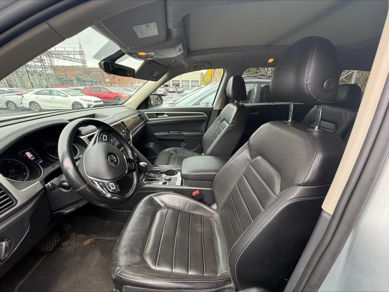 2018 Volkswagen Atlas Highline https://www.acuramontrealcentre.com/resize/b990ff35b810a3abc0cc817b2ca24889-1