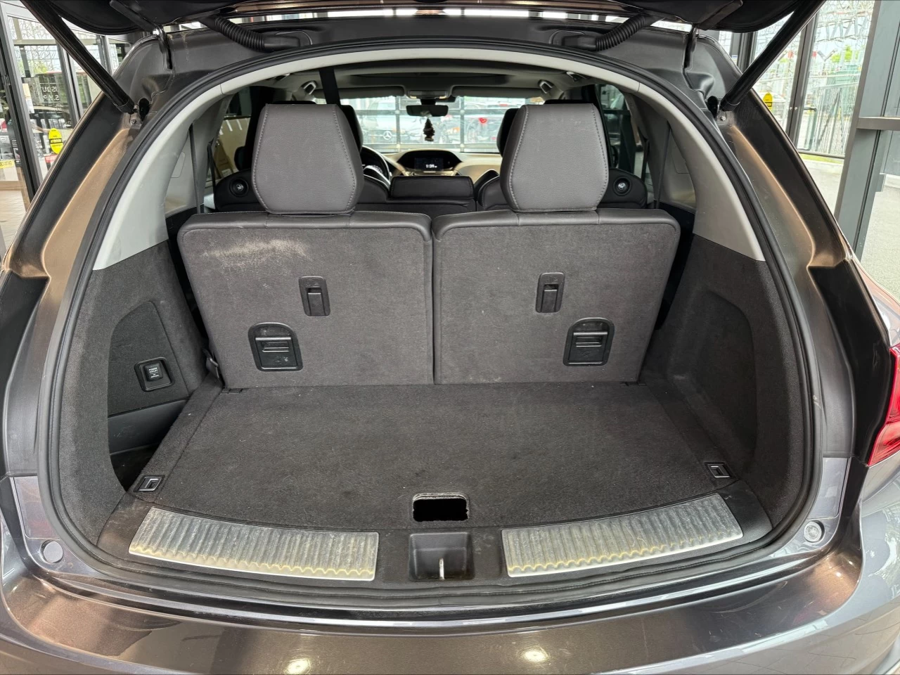 2017 Acura MDX SH-AWD 4dr https://www.acuramontrealcentre.com/resize/b990ff35b810a3abc0cc817b2ca24889-1