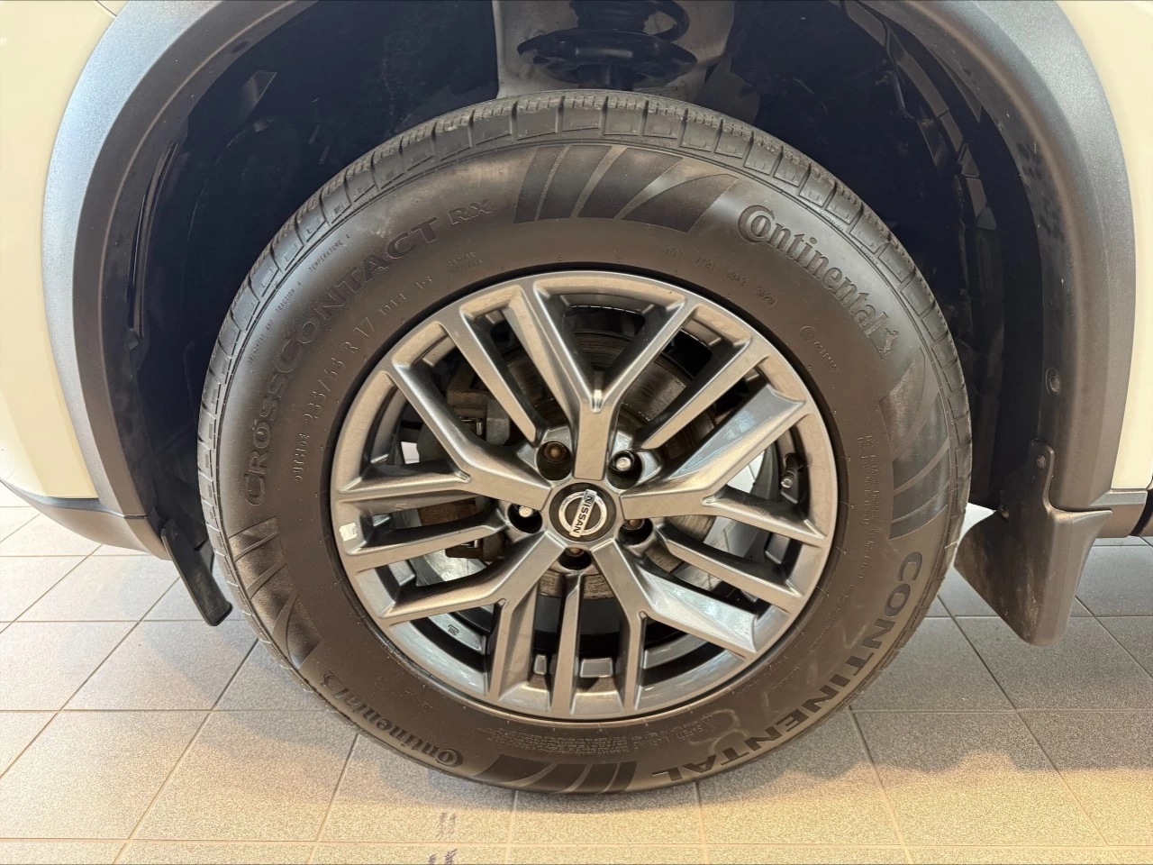 2021 Nissan Rogue S https://www.acuramontrealcentre.com/resize/b990ff35b810a3abc0cc817b2ca24889-1