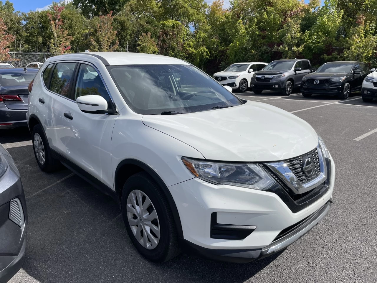 2019 Nissan Rogue S/SV/SL https://www.acuramontrealcentre.com/resize/b990ff35b810a3abc0cc817b2ca24889-1