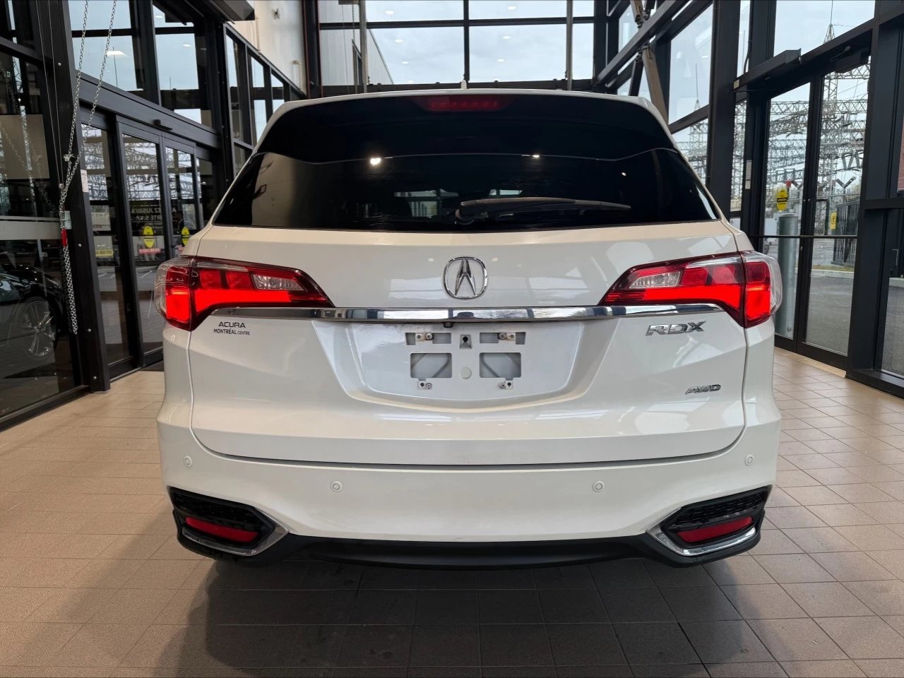 2018 Acura RDX Elite https://www.acuramontrealcentre.com/resize/b990ff35b810a3abc0cc817b2ca24889-1