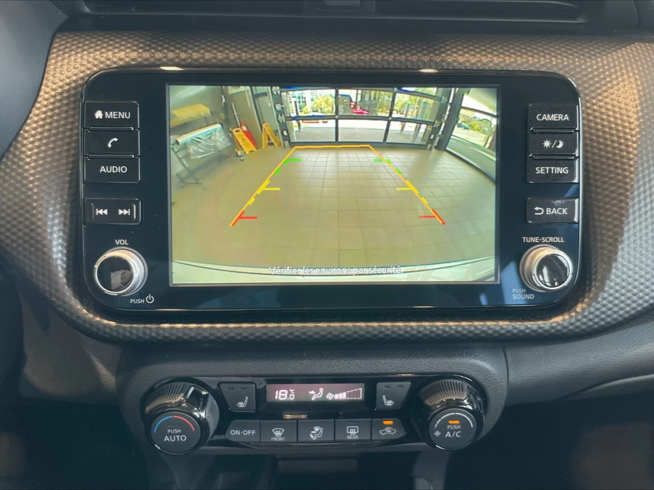 2024 Nissan Kicks SV https://www.acuramontrealcentre.com/resize/b990ff35b810a3abc0cc817b2ca24889-1