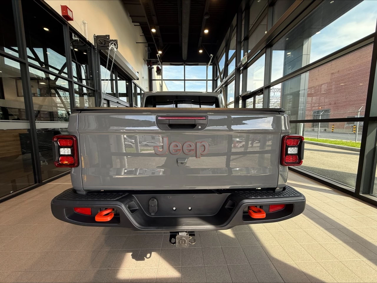 2022 Jeep Gladiator Mojave https://www.acuramontrealcentre.com/resize/b990ff35b810a3abc0cc817b2ca24889-1