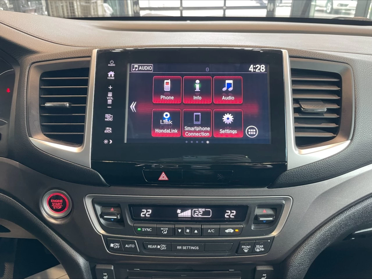 2017 Honda Ridgeline Sport https://www.acuramontrealcentre.com/resize/b990ff35b810a3abc0cc817b2ca24889-1