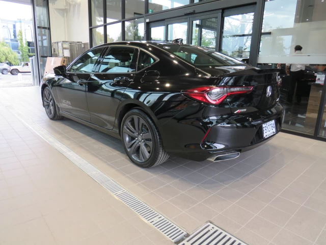 Acura TLX  2023