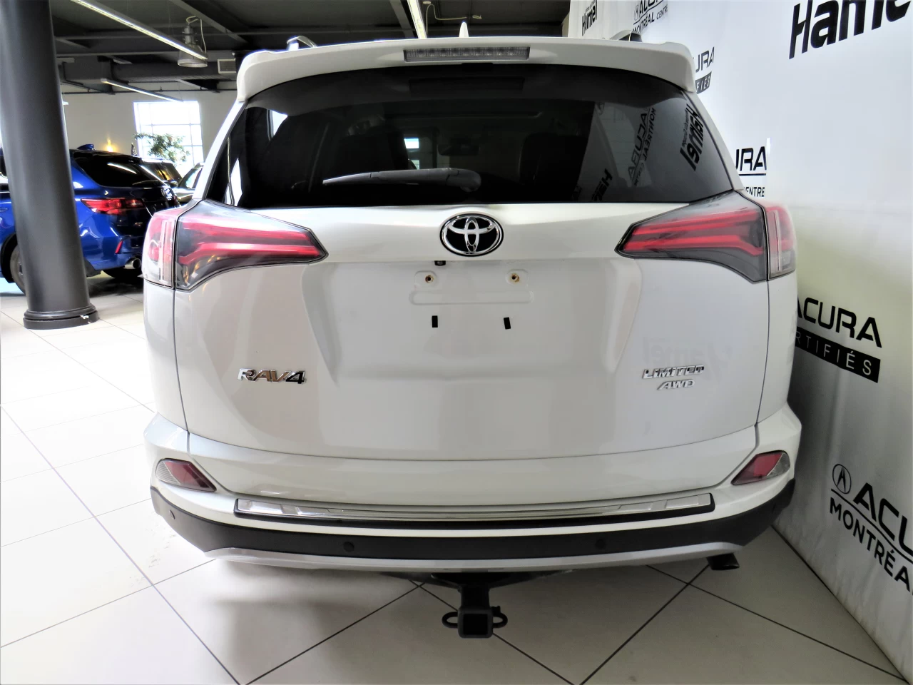 2017 Toyota RAV4 Limited https://www.acuramontrealcentre.com/resize/b990ff35b810a3abc0cc817b2ca24889-1