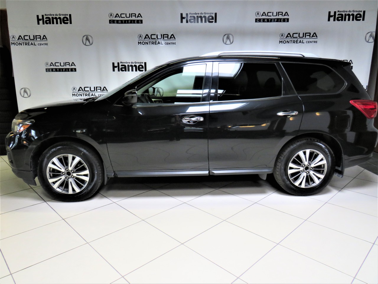 2020 Nissan Pathfinder SV Tech Image principale