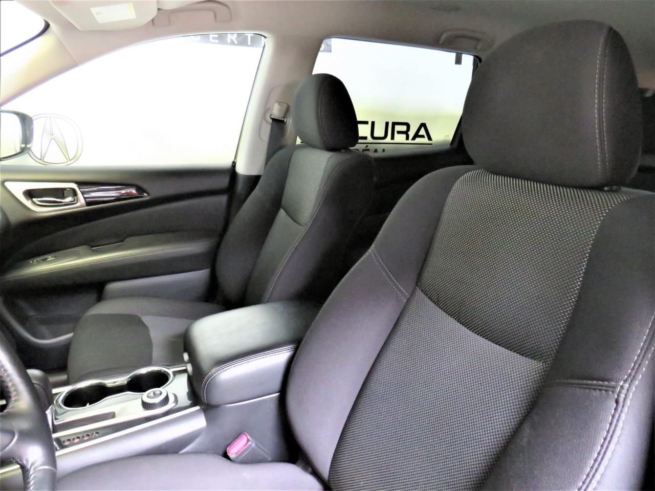 2020 Nissan Pathfinder SV Tech Main Image