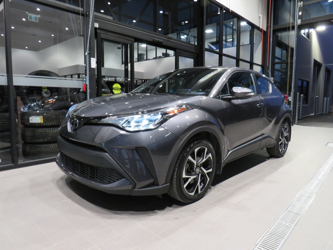 2022 Toyota C-HR XLE Premium Main Image