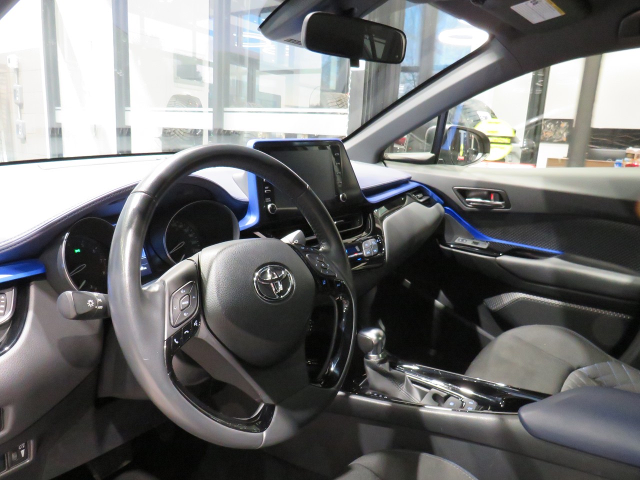 2022 Toyota C-HR XLE Premium Main Image