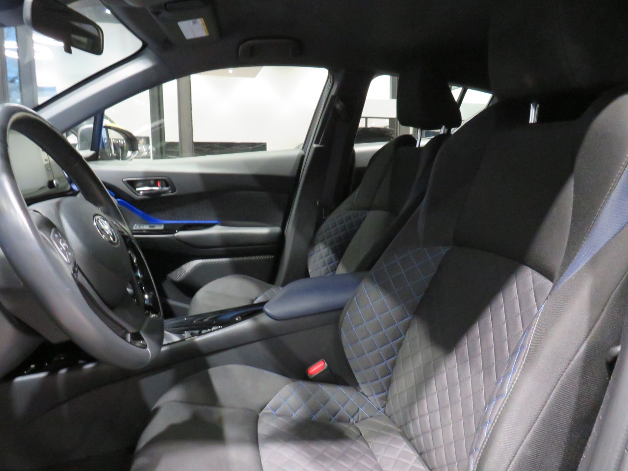2022 Toyota C-HR XLE Premium Main Image