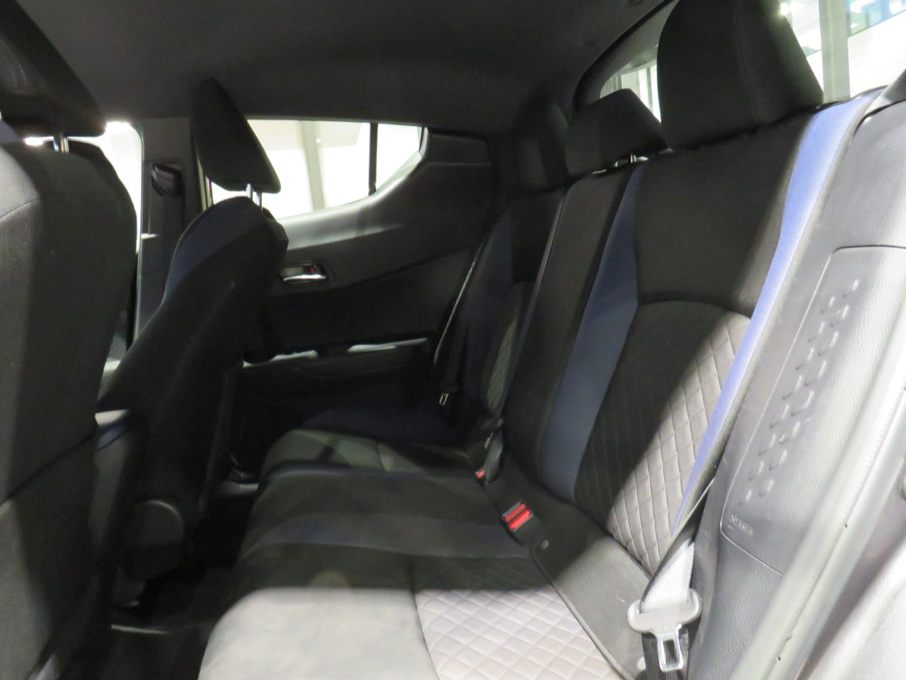 2022 Toyota C-HR XLE Premium Main Image