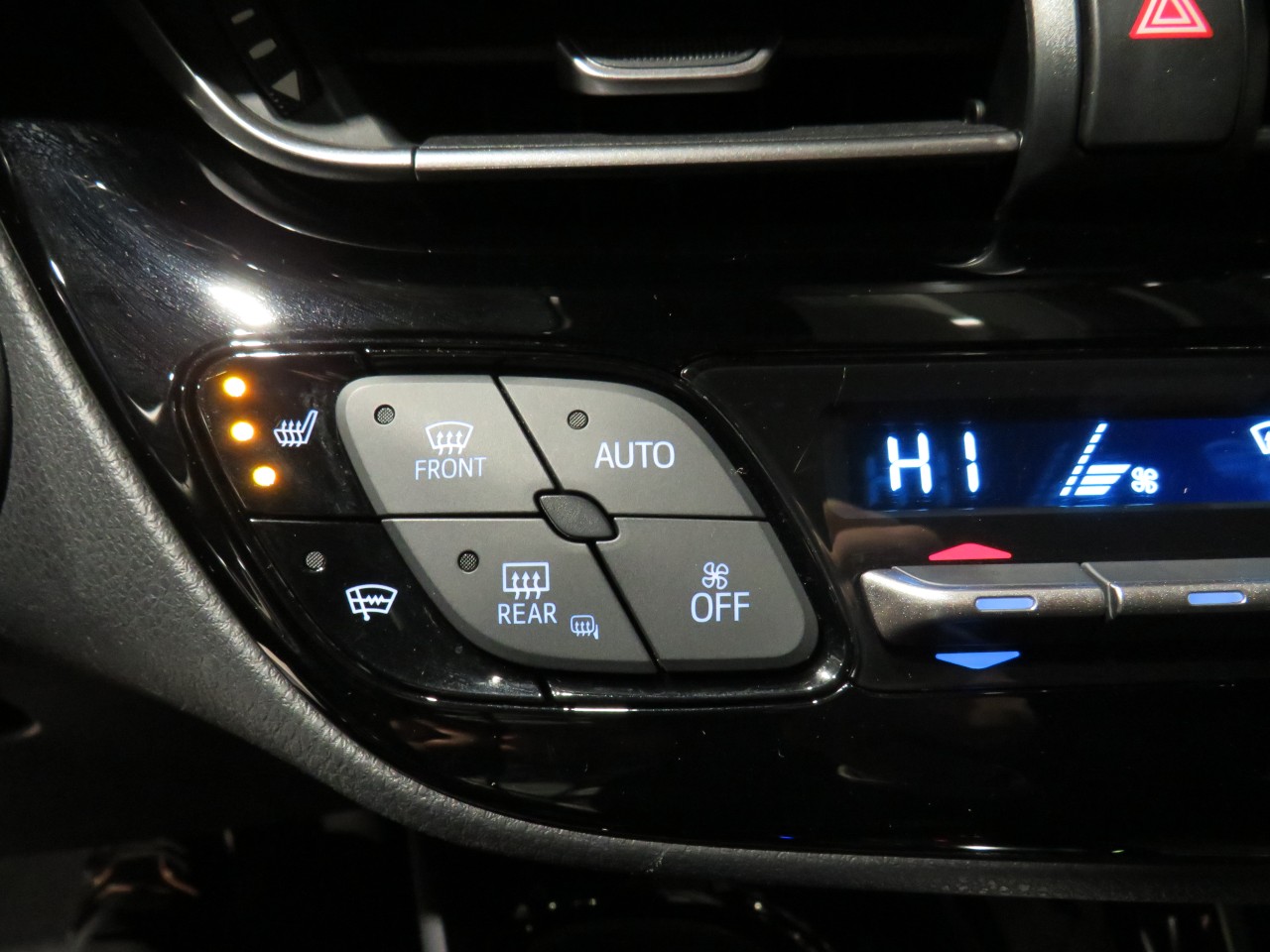 2022 Toyota C-HR XLE Premium Main Image
