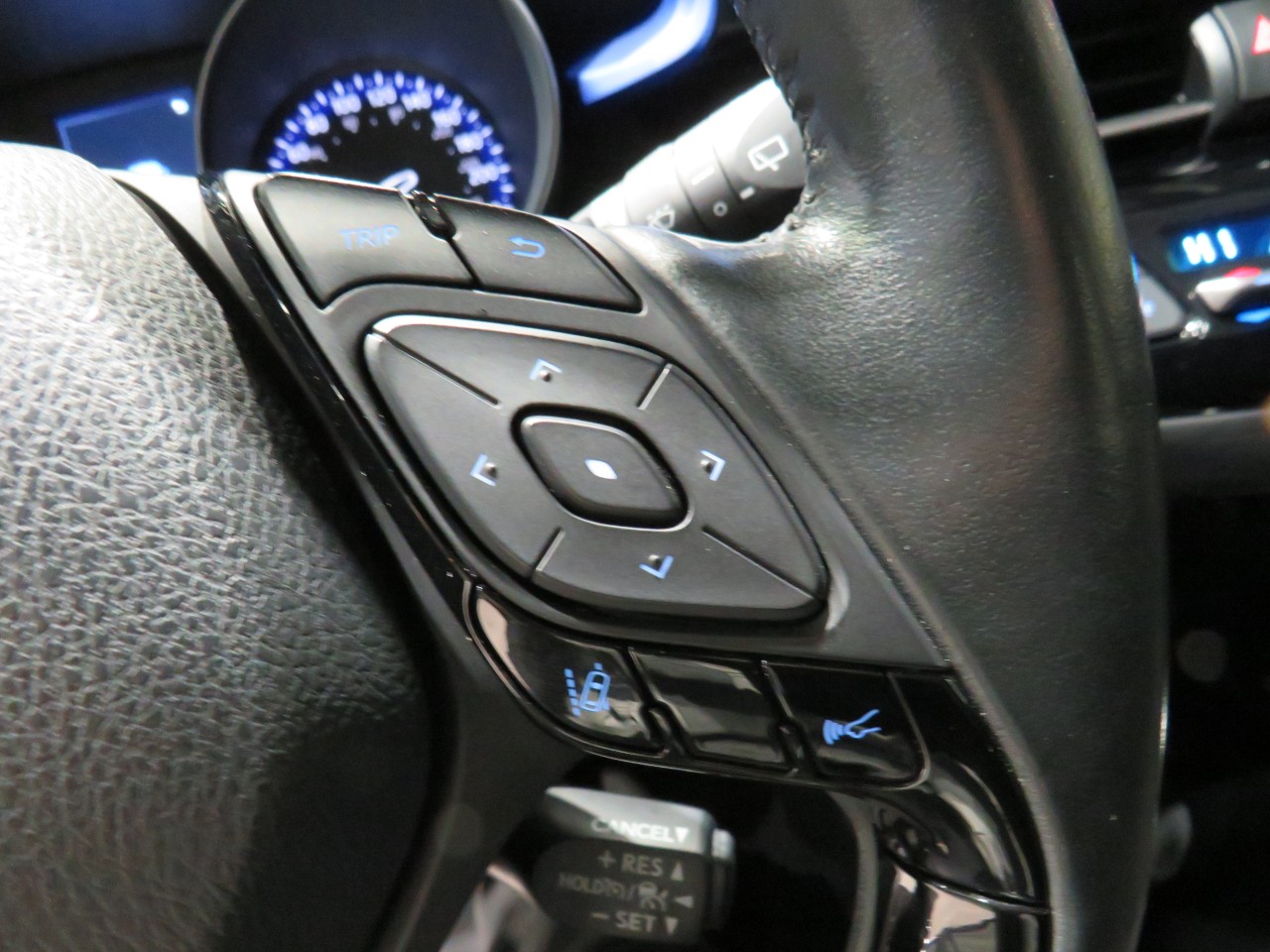 2022 Toyota C-HR XLE Premium Main Image