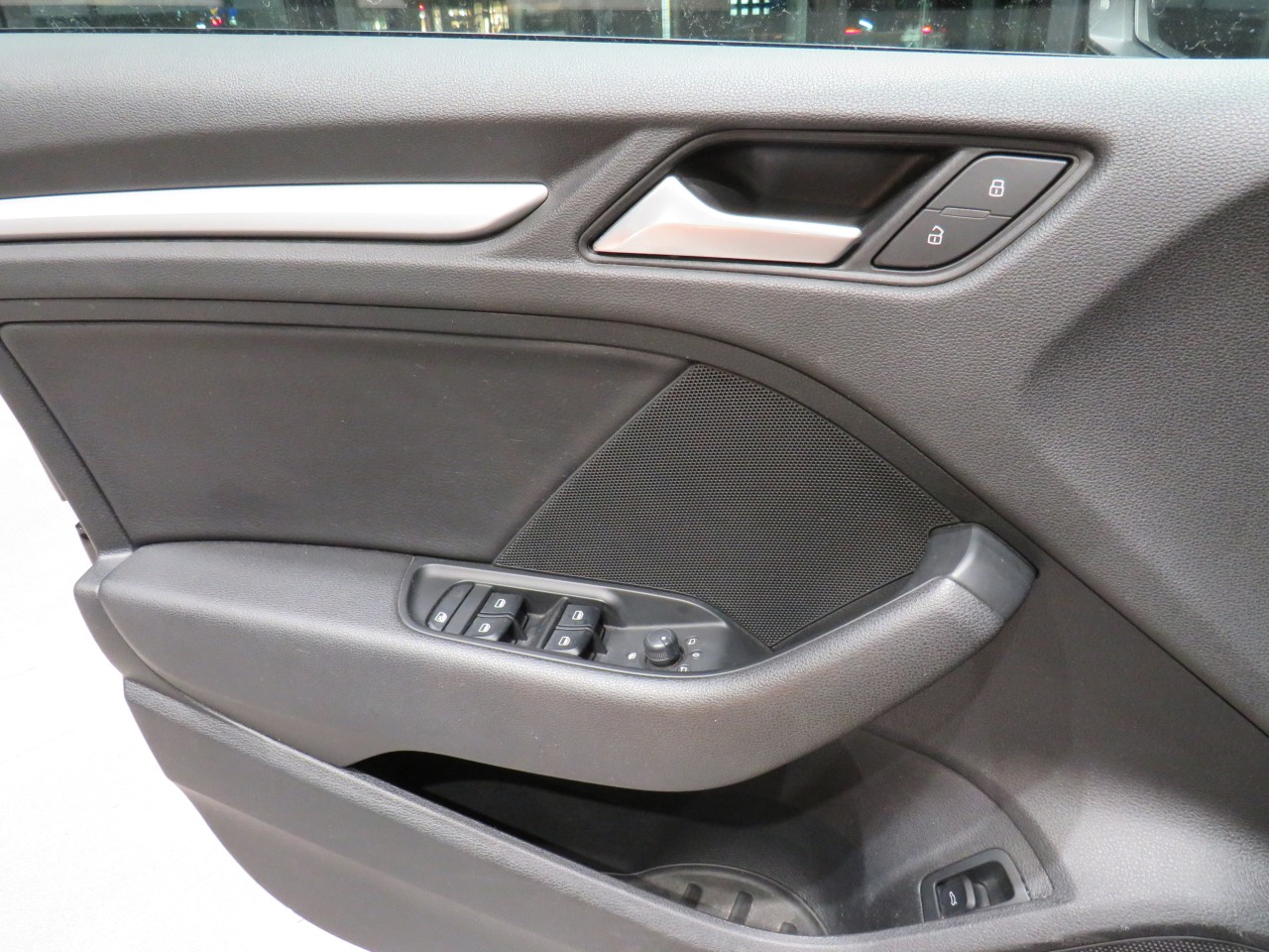 2016 Audi A3 1.8T Komfort Main Image
