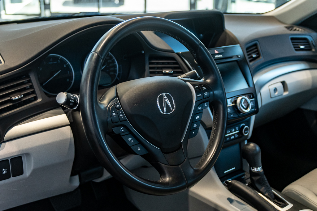 2016 Acura ILX Premium - Client Maison - Dossier entretien inclus Main Image