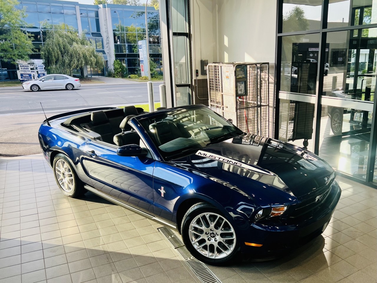 Ford 2012 Mustang V6 Premium