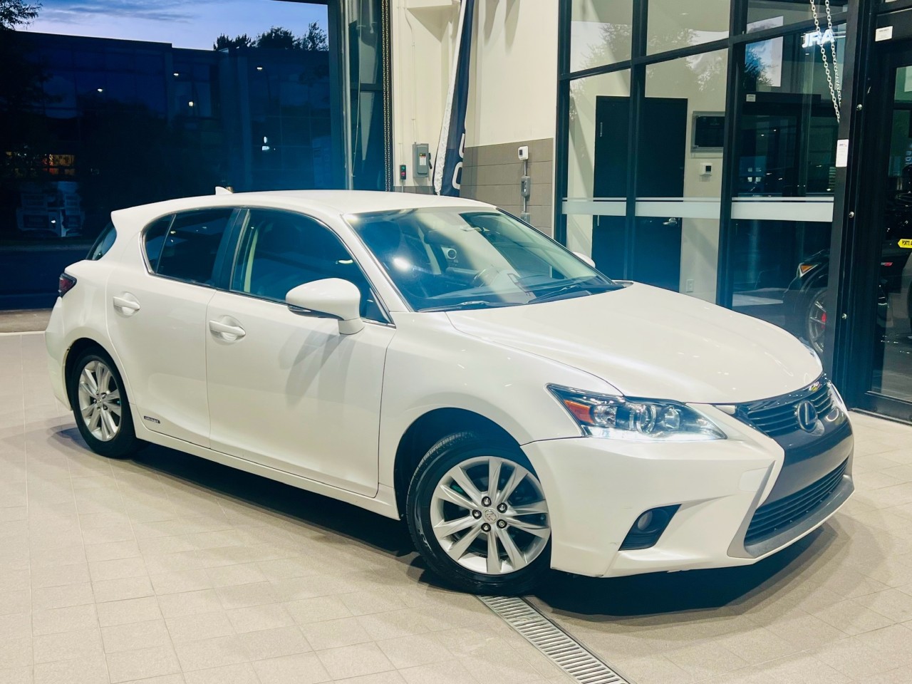 Lexus 2017 CT200h Hybrid