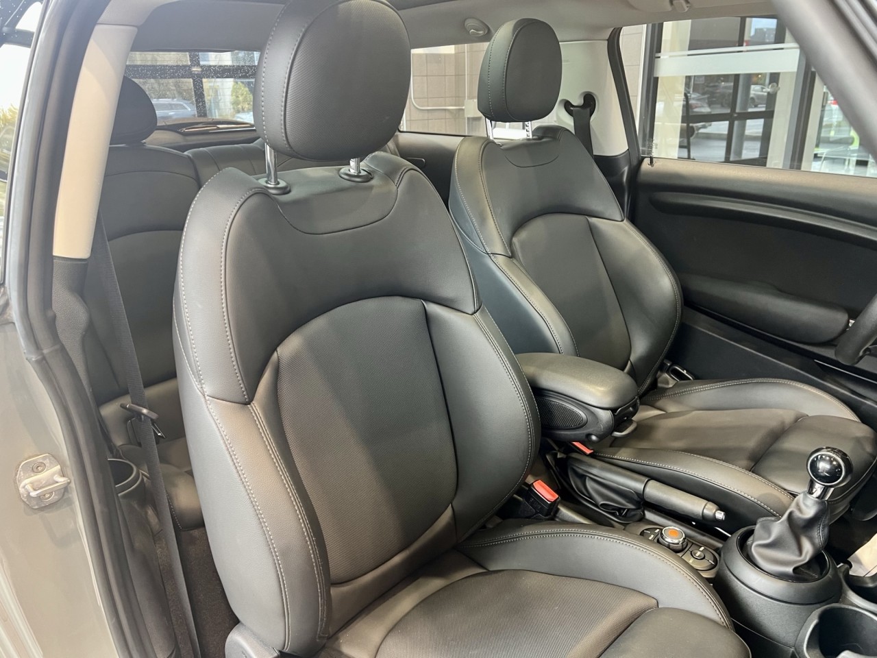 2019 Mini Cooper Cooper Main Image