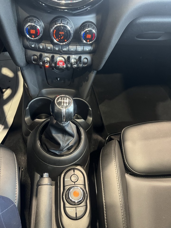 2019 Mini Cooper Cooper Main Image